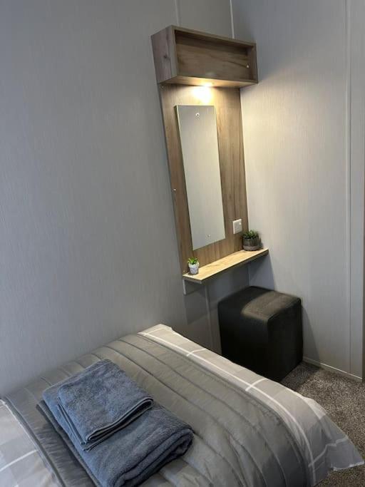 Modern Lodge With Amazing Views New Quay Eksteriør billede
