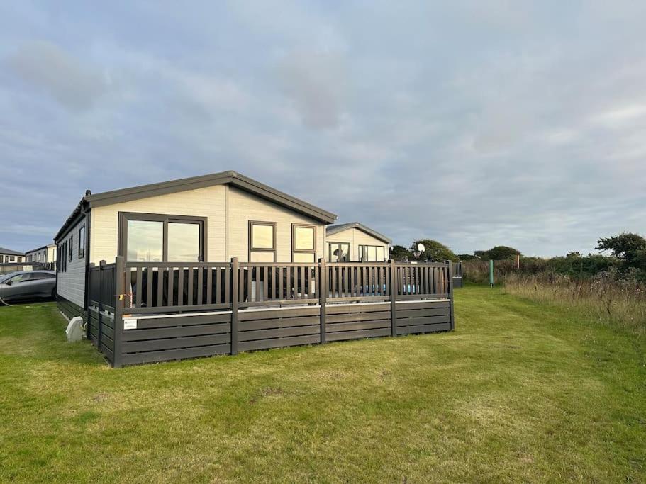 Modern Lodge With Amazing Views New Quay Eksteriør billede